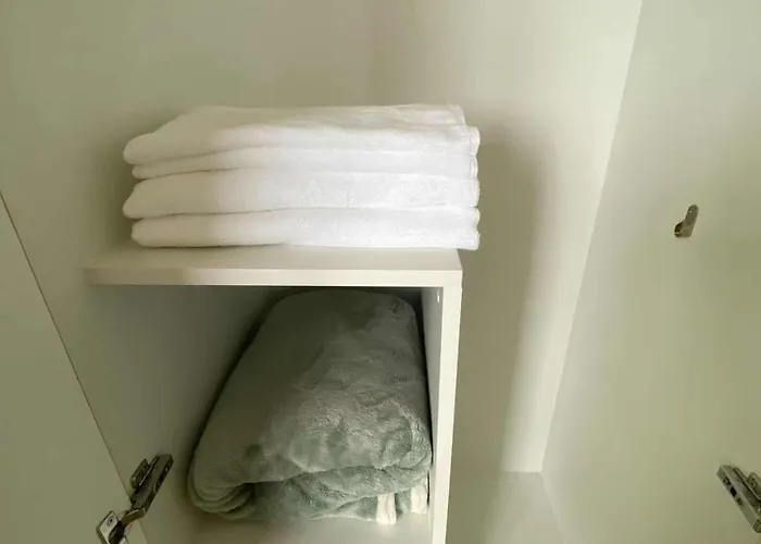Appartement Bright Condo-gentry Manor 2 Mins To Okada - 6g *
