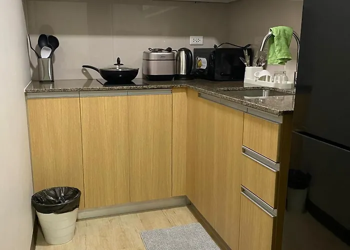 Bright Condo-gentry Manor 2 Mins To Okada - 6g *