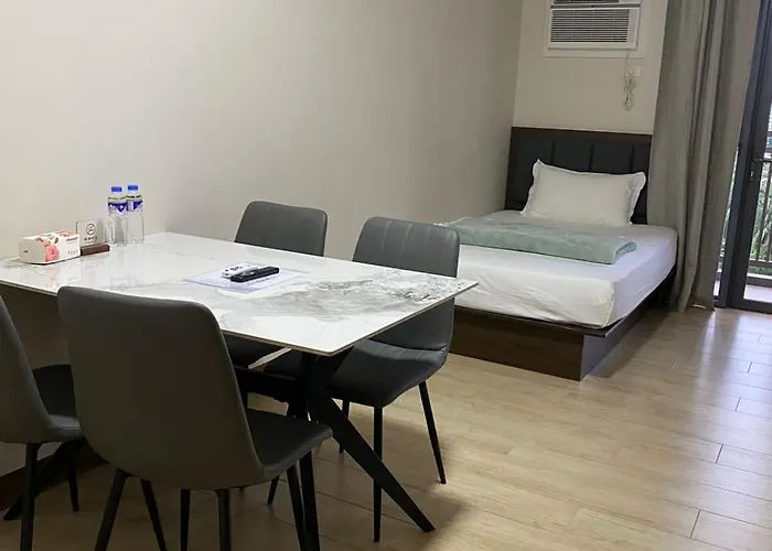 Bright Condo-gentry Manor 2 Mins To Okada - 6g *
